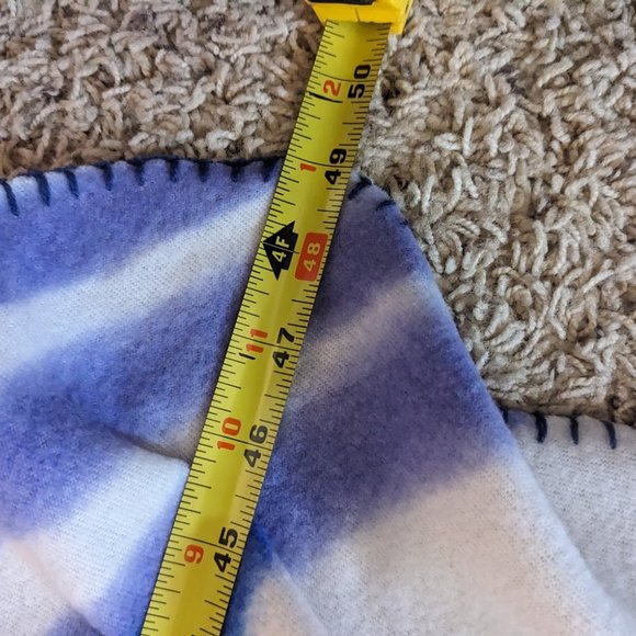 throw blanket - Picture 3 of 3